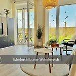 아파트 De Tuunkrueper Mit Deichblick Nordseeluft Von Der Terrasse Aus *