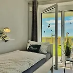 아파트 De Tuunkrueper Mit Deichblick Nordseeluft Von Der Terrasse Aus Wurster Nordseekuste