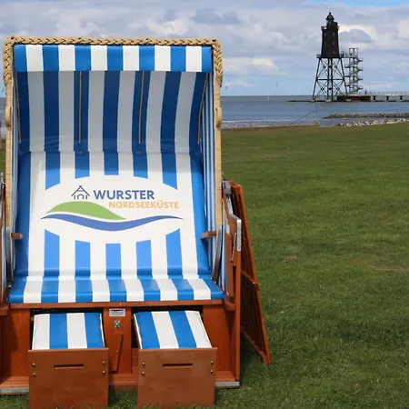 De Tuunkrueper Mit Deichblick Nordseeluft Von Der Terrasse Aus Wurster Nordseekuste