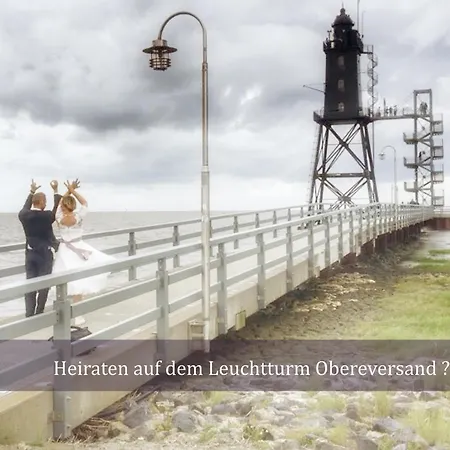 De Tuunkrueper Mit Deichblick Nordseeluft Von Der Terrasse Aus Wurster Nordseekuste