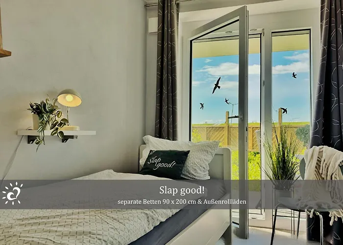 De Tuunkrueper Mit Deichblick Nordseeluft Von Der Terrasse Aus *